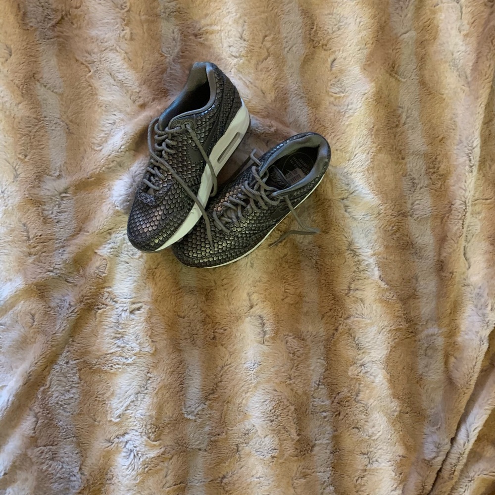Airmax 1 Reptile Metallic